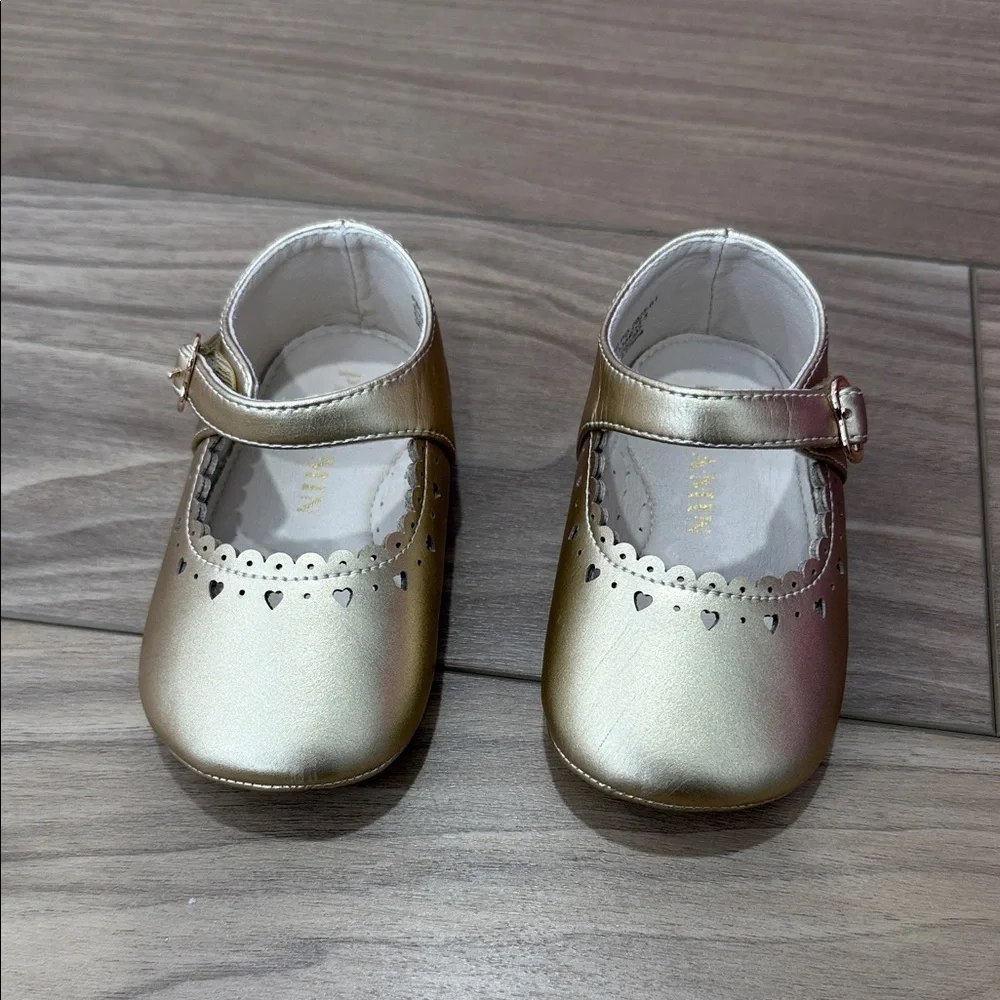 Gold Little Girl Heart Shoes